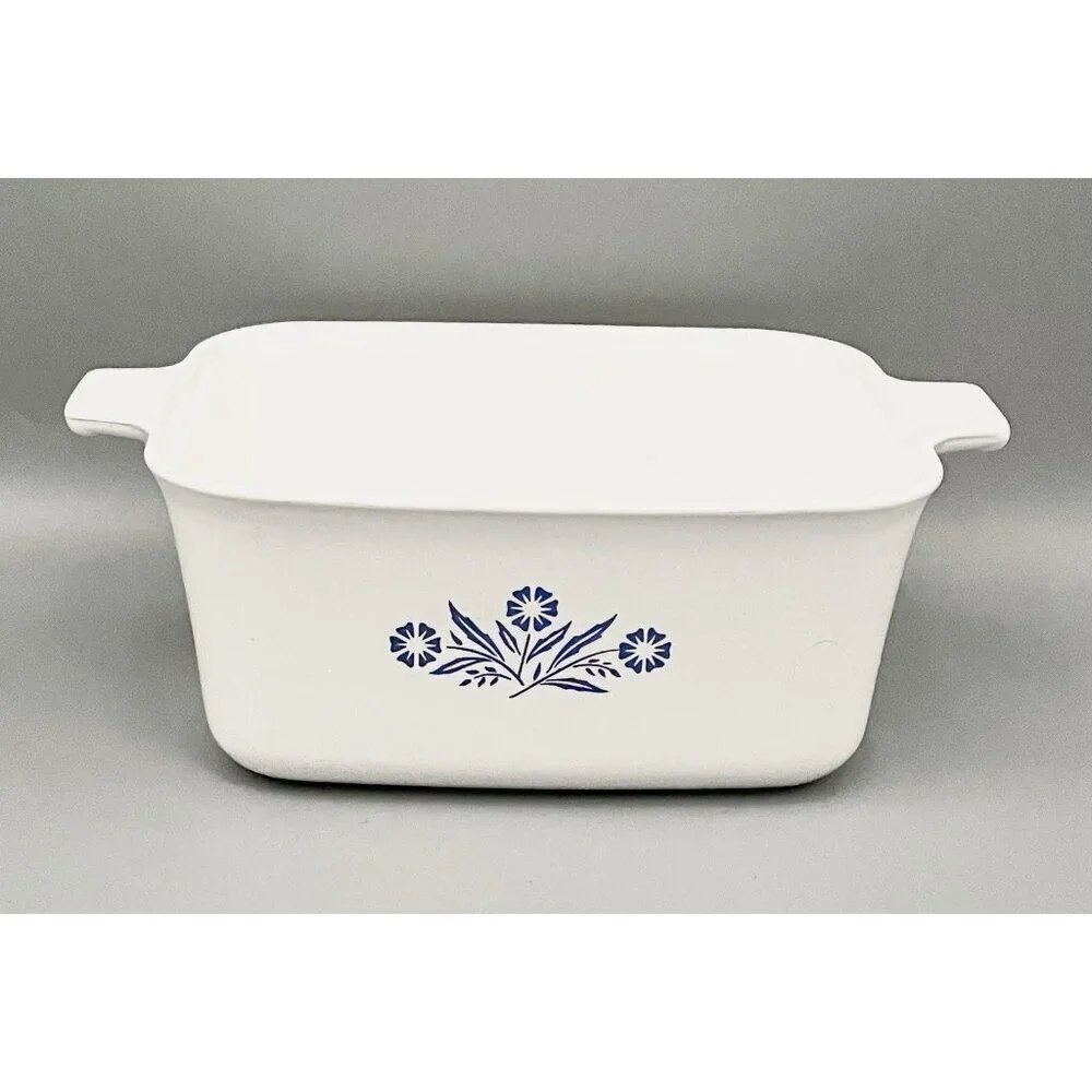 Retro 1960s Corning Ware P-4-B Blue Cornflower 1.5 Qt Casserole Dish No Lid EUC
